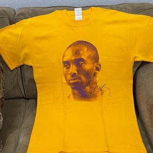 LA LAKERS KOBE BRYANT 81 POINTS GAME COMMEMORATIVE EDITION T-SHIRT GOLD SIZE MED
